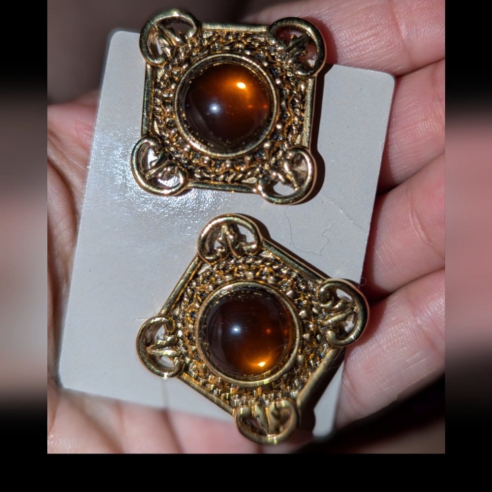 Elegant Gold and Brown Vintage Earrings